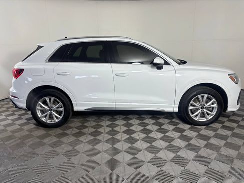 Used 2023 Audi Q3 2.0T Premium w/ Convenience Package AWD/4WD image 9