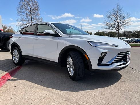 Used 2025 Buick Envista Preferred image 4