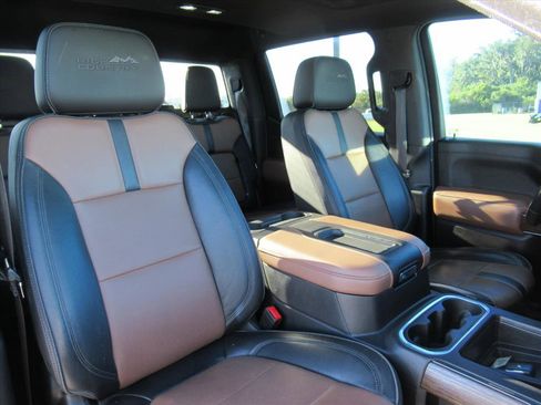 Used 2020 Chevrolet Silverado 1500 High Country image 9