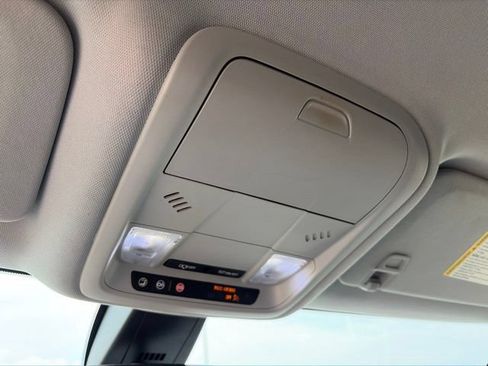 Used 2021 Chevrolet Blazer LT FWD image 29
