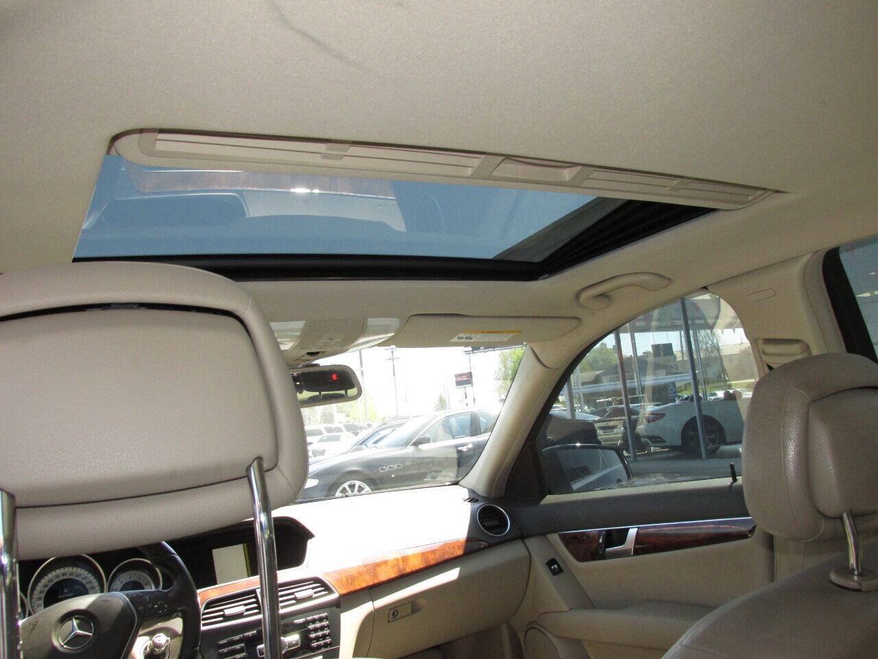 Used 2012 Mercedes-Benz C 300 4MATIC Sedan image 17