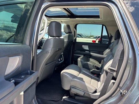 Used 2025 Ford Expedition Active AWD/4WD image 14