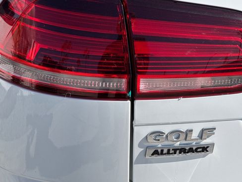 Certified 2019 Volkswagen Golf Alltrack SE image 28