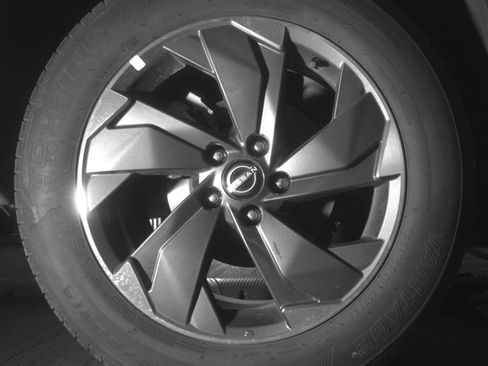 Used 2025 Nissan Rogue SV FWD image 18