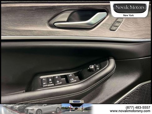 Used 2024 Jeep Grand Cherokee Limited 4xe image 18