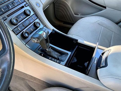 Used 2010 Ford Taurus Limited image 15