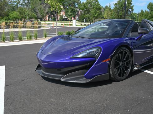 Used 2020 McLaren 600LT Spider RWD image 2