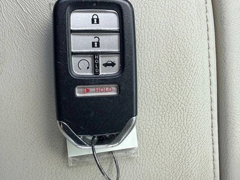 Used 2019 Honda Insight Touring image 27