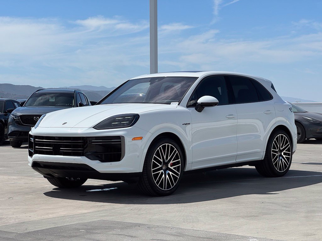 Used 2025 Porsche Cayenne Turbo w/ Premium Package Plus AWD/4WD image 5
