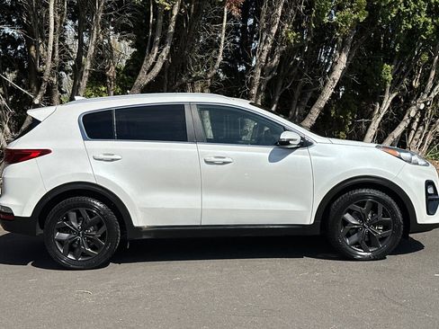 Used 2020 Kia Sportage S image 3