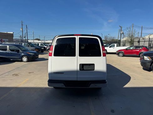 Used 2017 Chevrolet Express 3500 LT w/ LT Preferred Equipment Group image 6