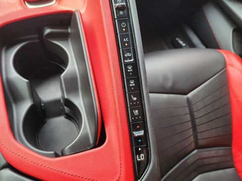 Used 2021 Chevrolet Corvette Stingray Preferred Cpe w/ Z51 Performance Package RWD image 20