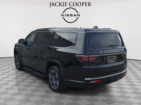 Used 2024 Jeep Wagoneer L Series II RWD image 7