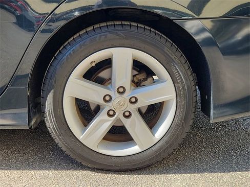 Used 2014 Toyota Camry SE image 28