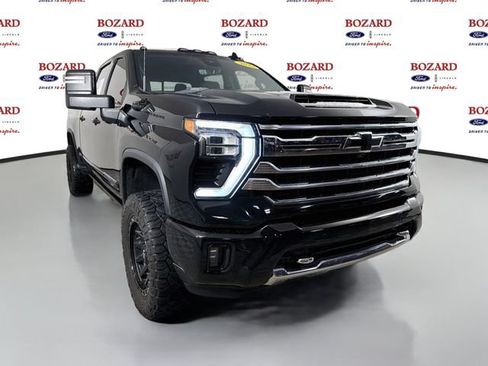 Used 2024 Chevrolet Silverado 2500 High Country w/ High Country Premium Package AWD/4WD image 1