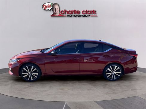 Used 2022 Nissan Altima 2.5 SR image 2