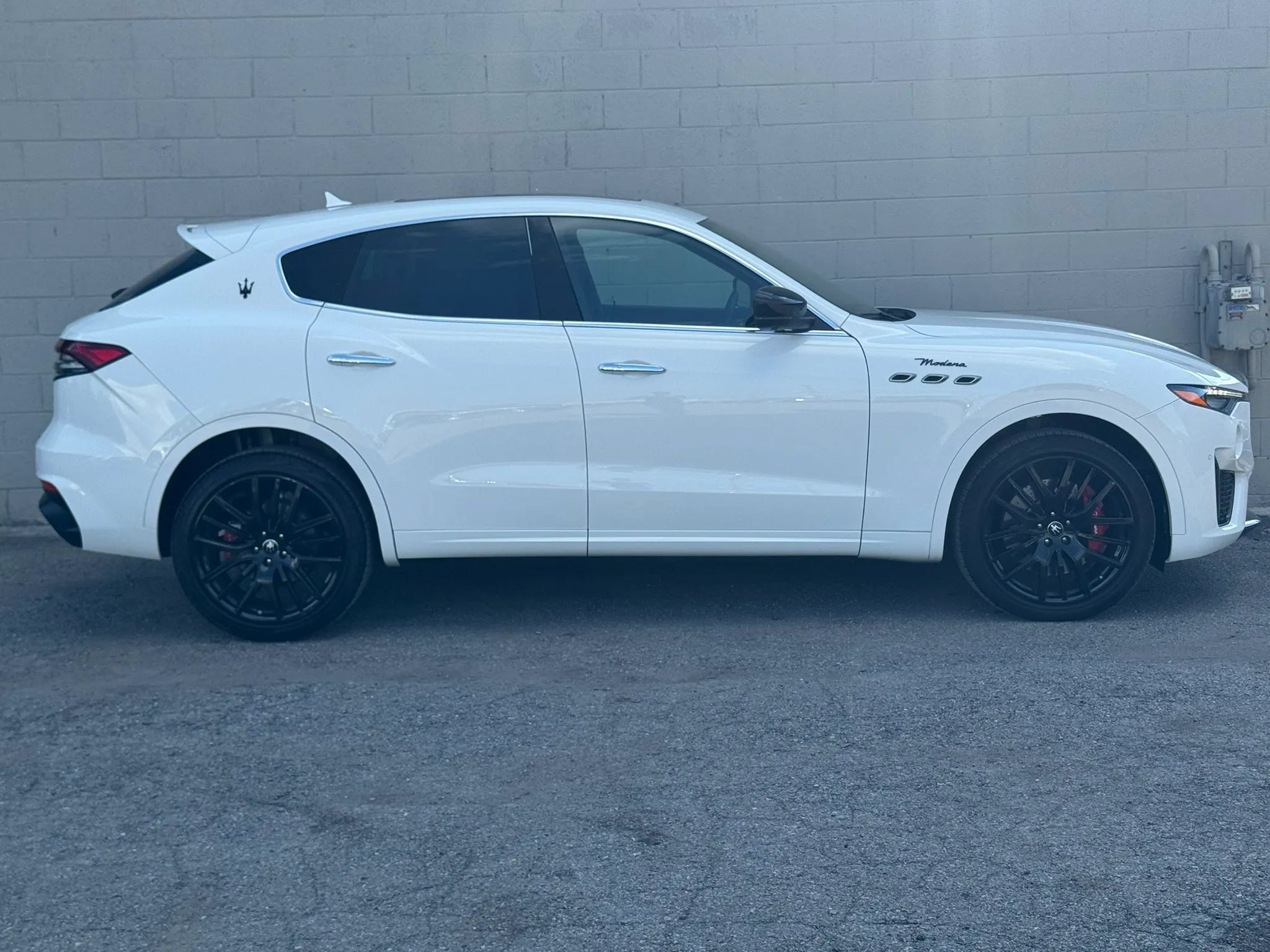 Used 2024 Maserati Levante Modena Ultima AWD/4WD image 9