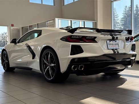 Used 2022 Chevrolet Corvette Stingray w/ Z51 Performance Package image 4