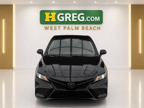 Used 2021 Toyota Camry SE FWD image 7