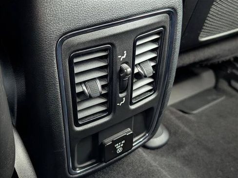 Used 2022 Jeep Grand Cherokee Laredo X AWD/4WD image 18