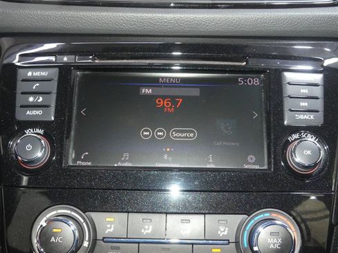 Used 2020 Nissan Rogue S AWD/4WD image 37