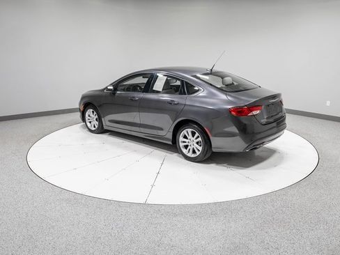 Used 2016 Chrysler 200 Limited w/ Convenience Group image 29