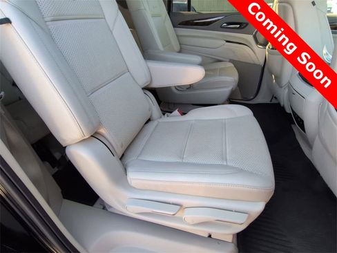 Used 2024 Cadillac Escalade ESV Sport Platinum w/ LPO, ONYX Package image 21