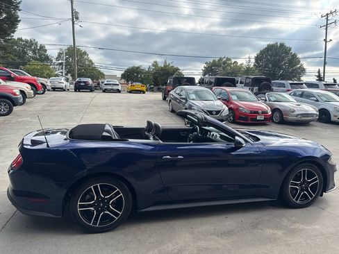 Used 2020 Ford Mustang Premium RWD image 11