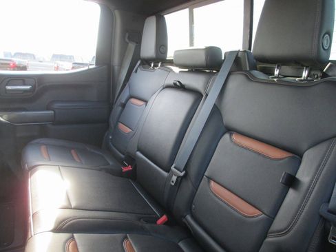 Certified 2021 GMC Sierra 1500 AT4 w/ AT4 Value Package image 21