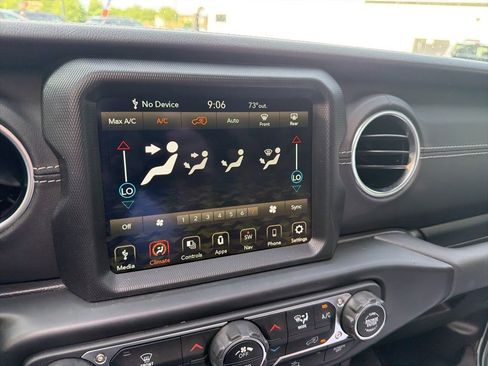 Used 2023 Jeep Wrangler Unlimited Sahara AWD/4WD image 19