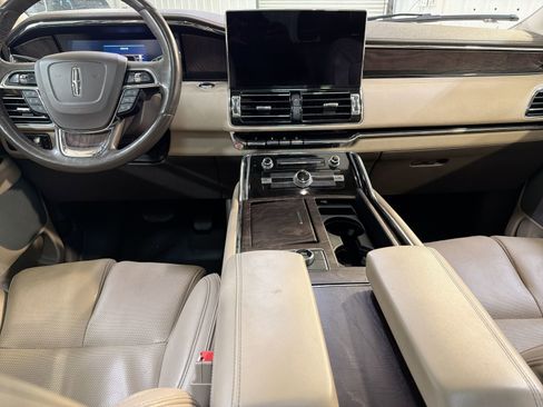 Used 2022 Lincoln Navigator Reserve image 22