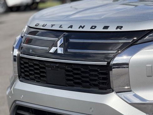 New 2025 Mitsubishi Outlander AWD image 5