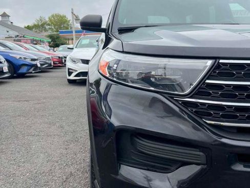Used 2020 Ford Explorer XLT AWD/4WD image 2