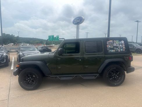 Used 2022 Jeep Wrangler Unlimited Sport AWD/4WD image 5