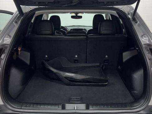 Used 2019 Jeep Cherokee Limited image 26