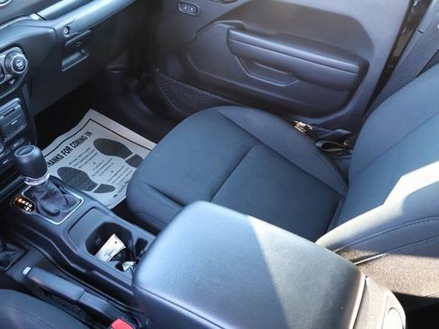 Used 2023 Jeep Gladiator Sport image 26