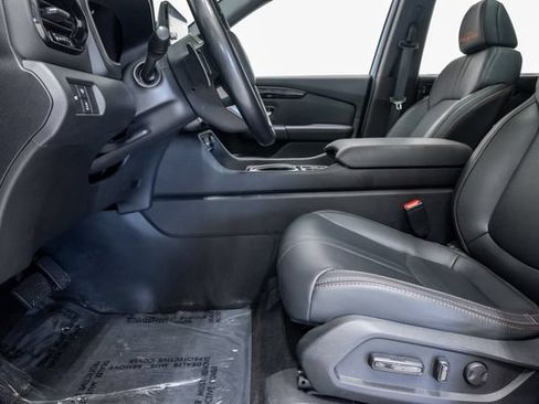 Used 2025 Honda Pilot TrailSport image 12