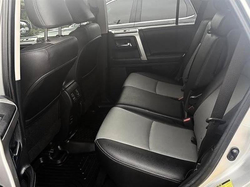 Used 2018 Toyota 4Runner SR5 Premium AWD/4WD image 21