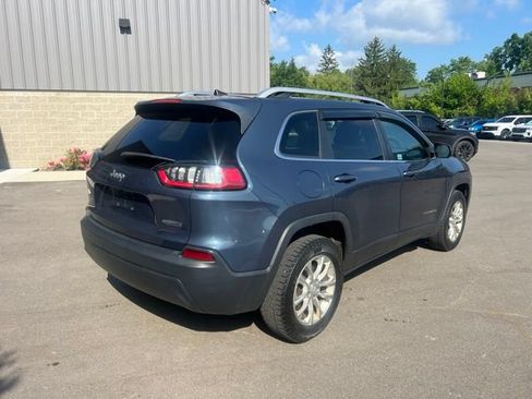 Used 2019 Jeep Cherokee Latitude w/ Cold Weather Group AWD/4WD image 5
