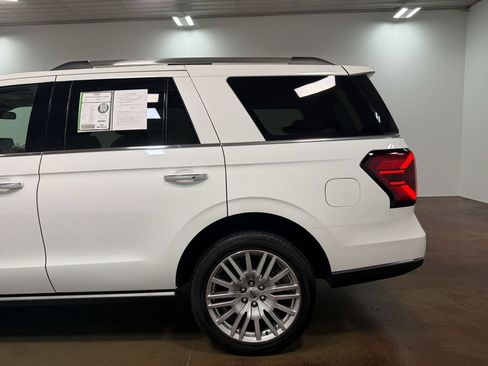 Used 2024 Ford Expedition Limited AWD/4WD image 36