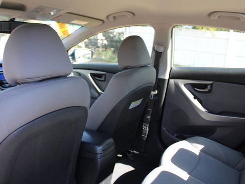Used 2013 Hyundai Elantra GLS w/ Preferred Pkg image 28
