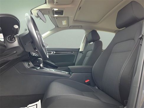 Used 2022 Honda Civic EX image 9