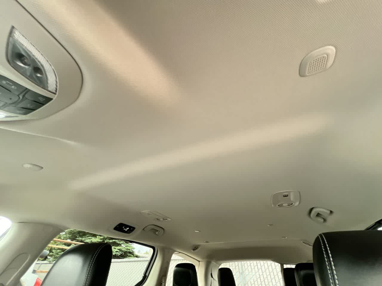 Used 2024 Chrysler Pacifica Touring-L FWD image 22