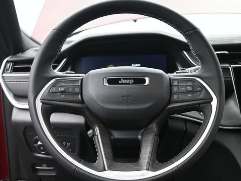 New 2025 Jeep Grand Cherokee Limited w/ Luxury Tech Group II image 28