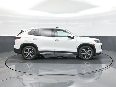 New 2026 Volkswagen Tiguan SE FWD image 8