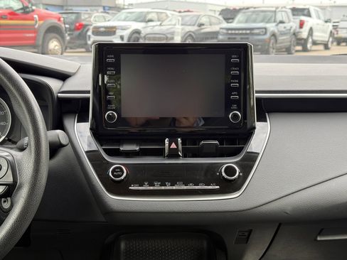 Used 2020 Toyota Corolla LE image 22
