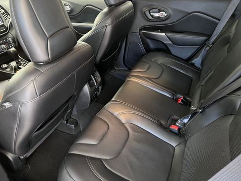 Used 2019 Jeep Cherokee Limited image 44