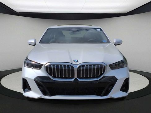 Used 2027 BMW 530i xDrive w/ M Sport Package AWD/4WD image 3