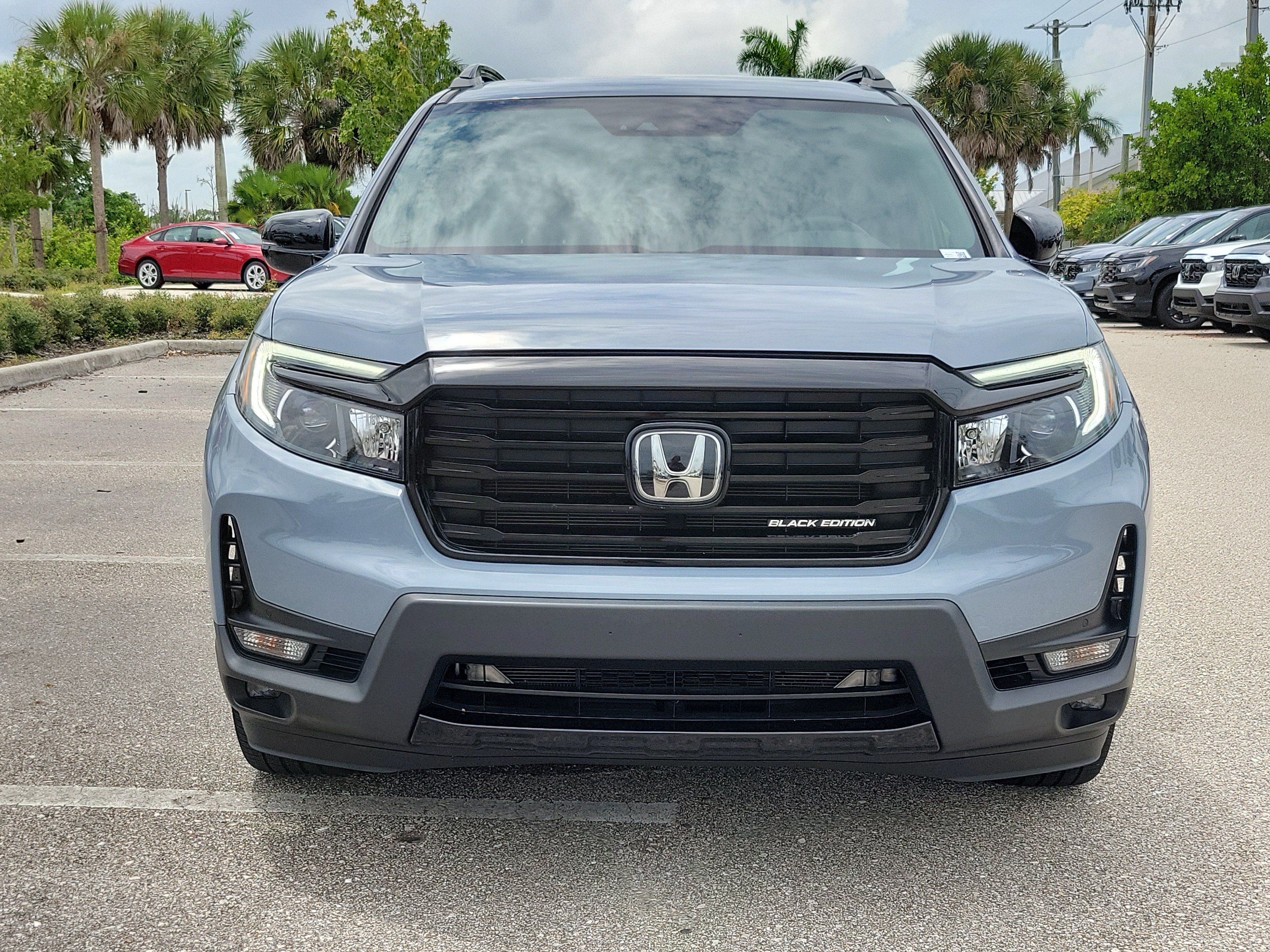 Used 2025 Honda Passport Black Edition image 2