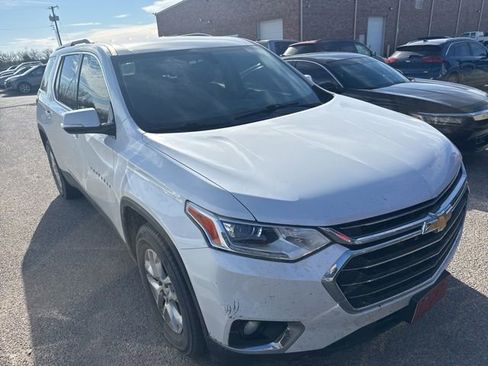 Used 2018 Chevrolet Traverse LT image 3